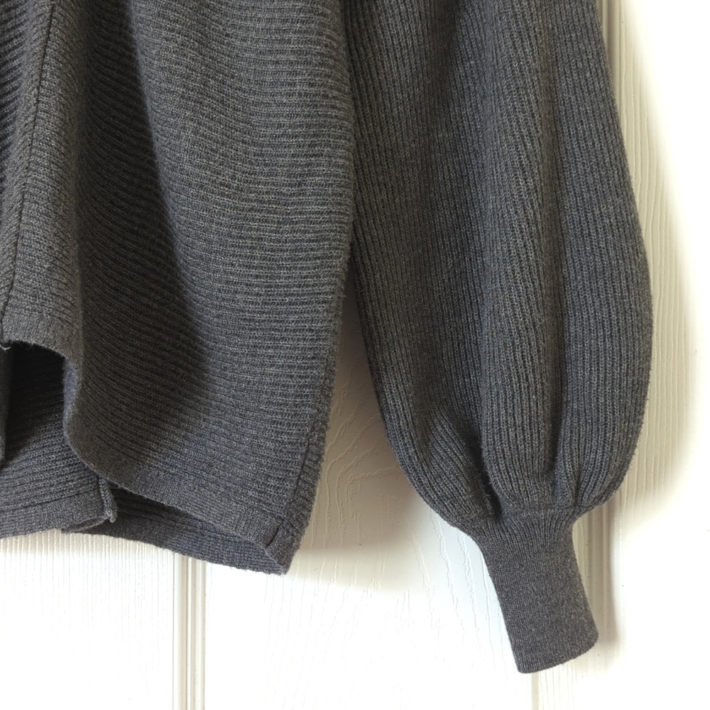 1. State Lightweight Ribbed Knit Long Balloon Sleeve V-neck Sweater Gray XXS - Picture 9 of 12